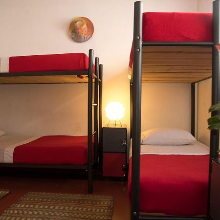 Saman Hostel Медельин Экстерьер фото