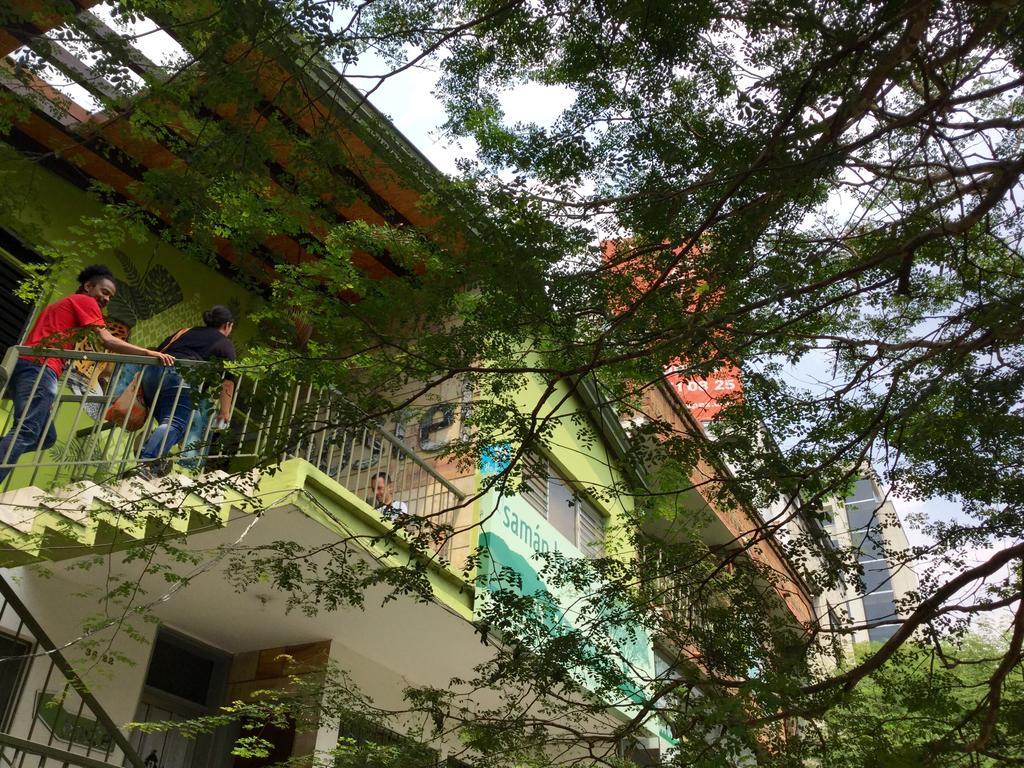 Saman Hostel Медельин Экстерьер фото
