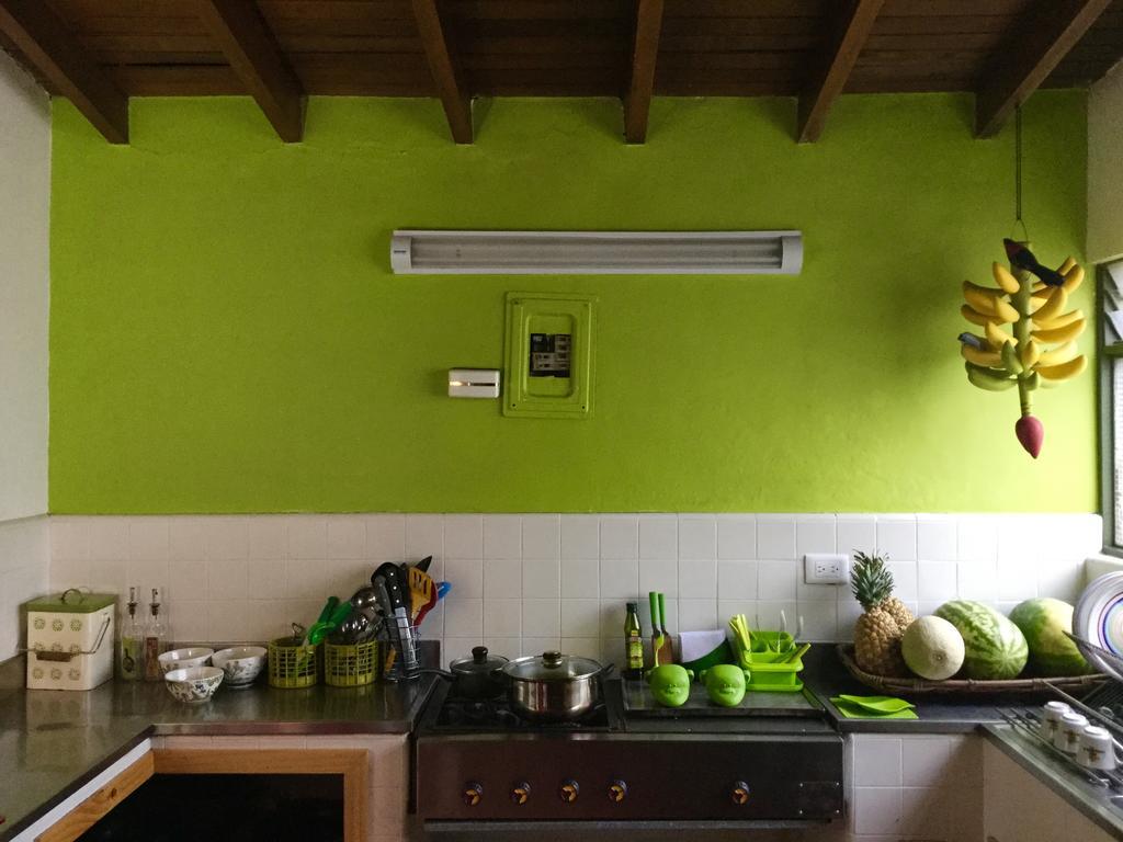 Saman Hostel Медельин Экстерьер фото