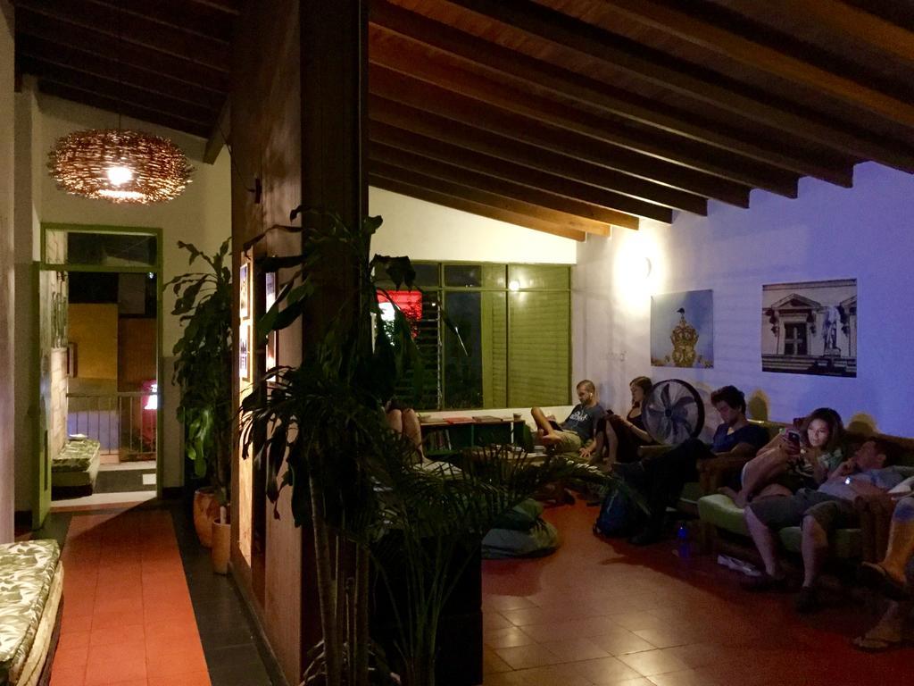 Saman Hostel Медельин Экстерьер фото