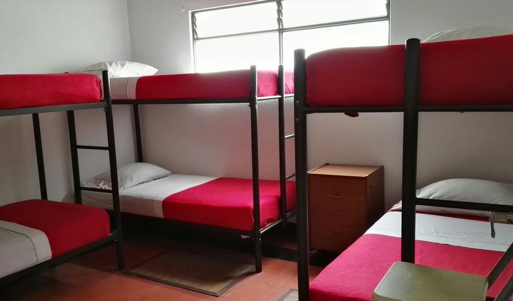 Saman Hostel Медельин Экстерьер фото