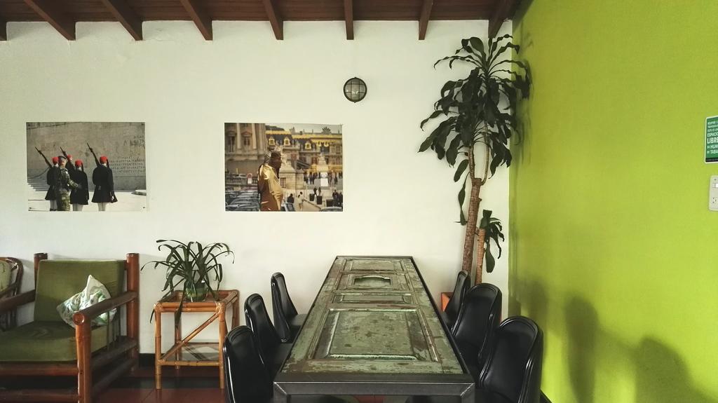 Saman Hostel Медельин Экстерьер фото