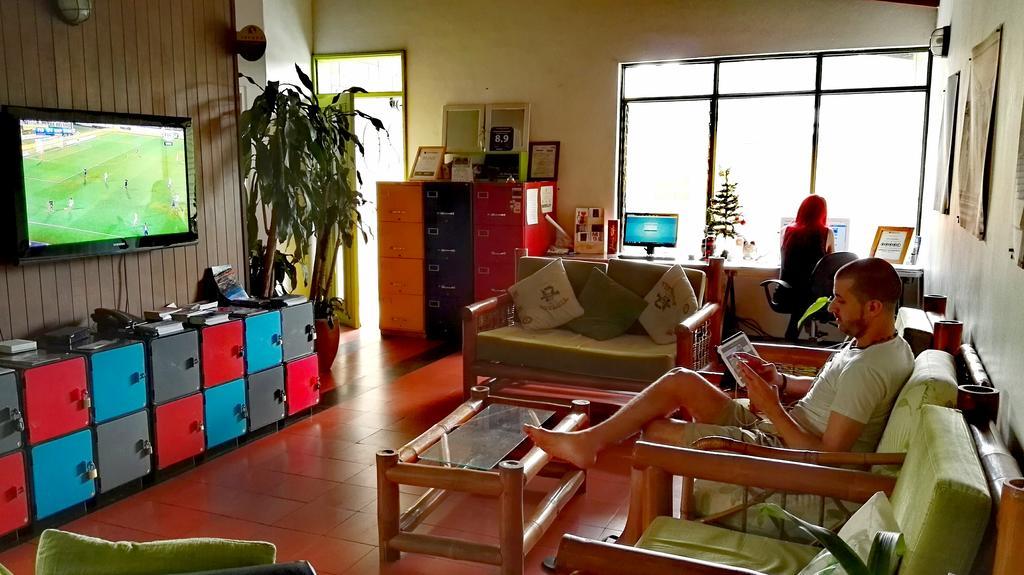 Saman Hostel Медельин Экстерьер фото