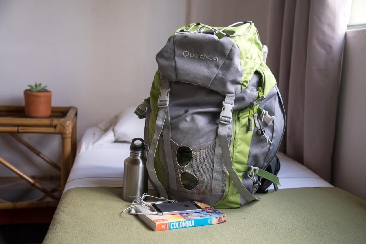 Saman Hostel Медельин Экстерьер фото