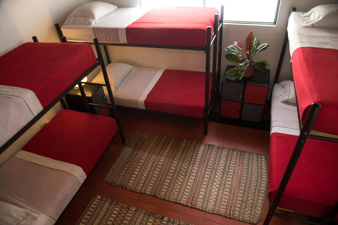 Saman Hostel Медельин Экстерьер фото